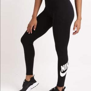 Nike leggings